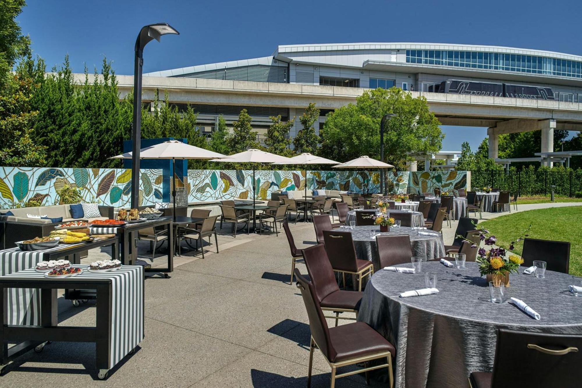 Renaissance Atlanta Airport Gateway 4*